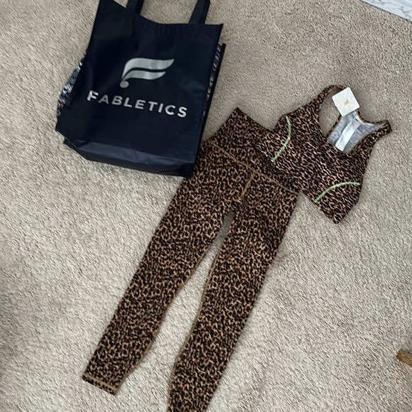 FABLETICS | Workout Set - Picture 5 of 5